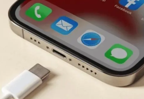 疏附苹果15维修分享iPhone15改USB-C接口后能和安卓用户互借充电器吗